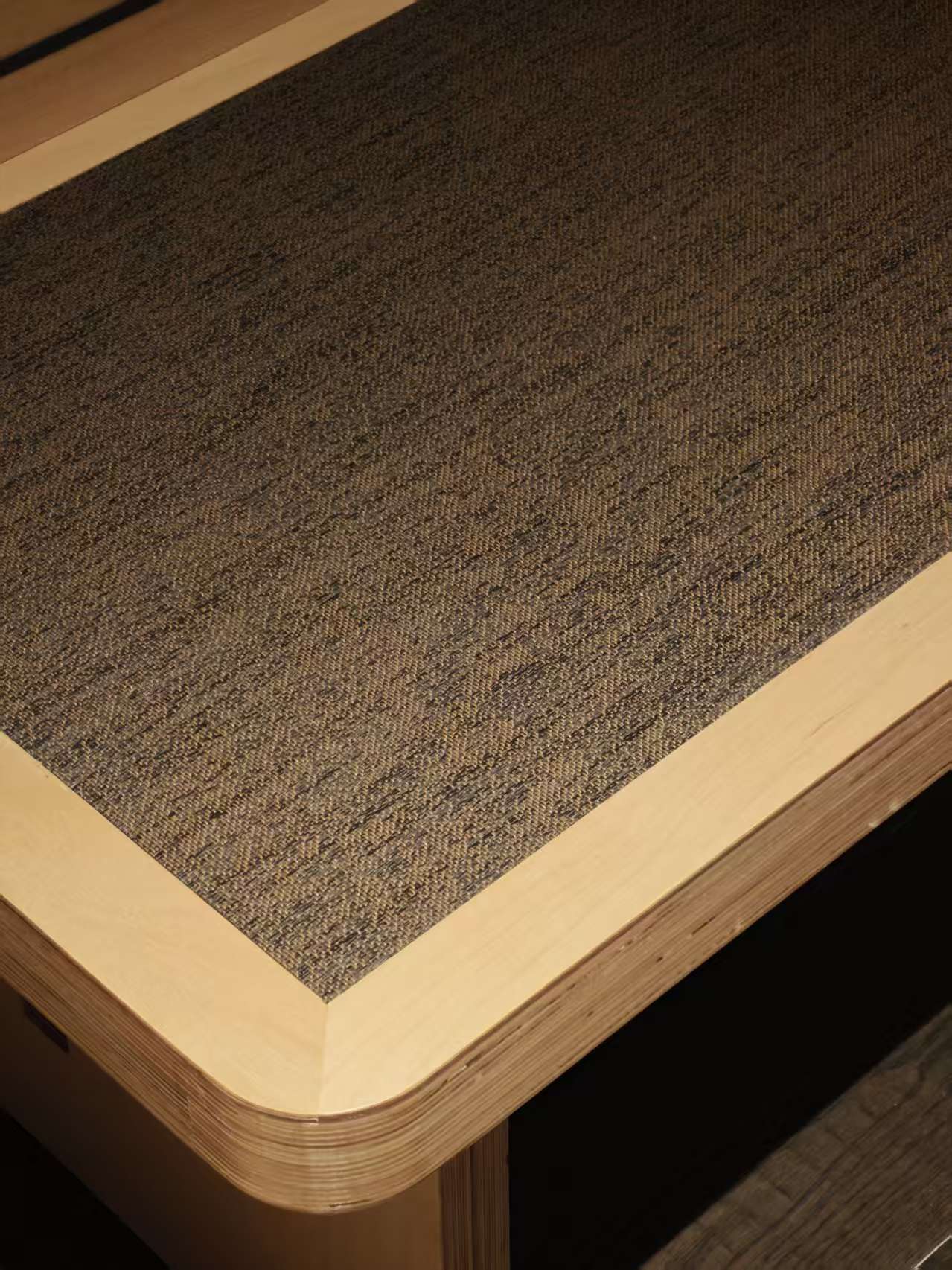 ชั้นวางกระเป๋าโรงแรมหรูในสหรัฐอเมริกา